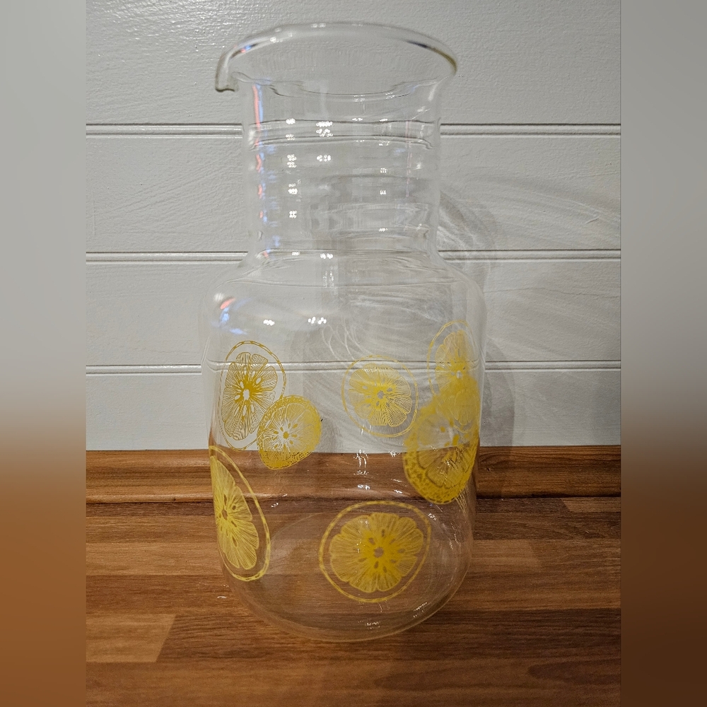 Pyrex Juice Jug